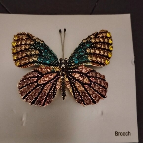 Stunning Brooch Butterfly Shape Metal and Rhinestones Colorful Vibrant Sparkly - Picture 7 of 9